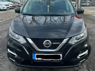 Gebraucht Nissan Qashqai 116 PS (85 kW) 2018 Schwarz SUV