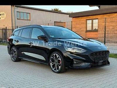 Schwarz Gebraucht 2020 Ford Focus Active X Kombi | 13.500 € (Teuer)