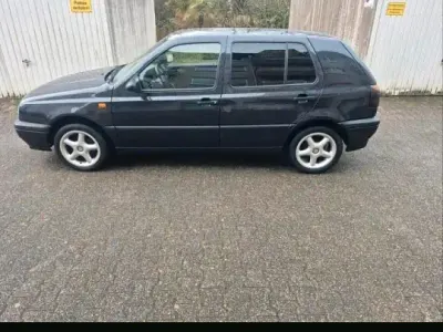 Brugt VW Golf III 90 HK (66 kW) 1994 Sort Sedan
