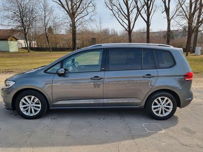 Usata VW Touran Sound 150 CV (110 kW) 2017 Grigio Monovolume