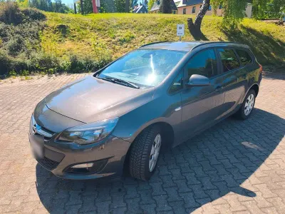 Gebraucht Opel Astra Active 165 PS (121 kW) 2014 Grau Kombi