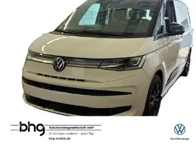 Gebraucht VW Multivan Life 218 PS (160 kW) 2023 Weiß Van / Kleinbus