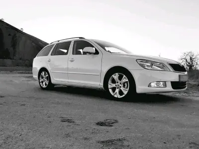 Gebraucht Skoda Octavia Elegance 160 PS (117 kW) 2010 Weiß Kombi
