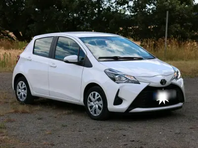 Gebraucht Toyota Yaris 77 PS (56 kW) 2017 Weiß Kleinwagen