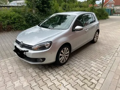 Gebraucht VW Golf VI Team 102 PS (75 kW) 2010 Silber Kleinwagen