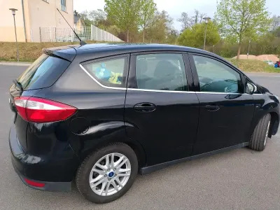 Używany Ford C-MAX 140 KM (102 kW) 2015 Czarny Minivan