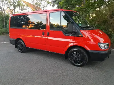 Second-hand Ford Transit 100 CP (73 kW) 2005 Roșu Monovolum