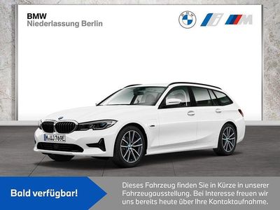 Gebraucht BMW 330e Sport Line 292 PS (214 kW) 2022 Weiß Kombi