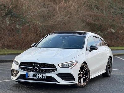 Weiß Gebraucht 2019 Mercedes CLA220 Shooting Brake Kombi | 21.500 €