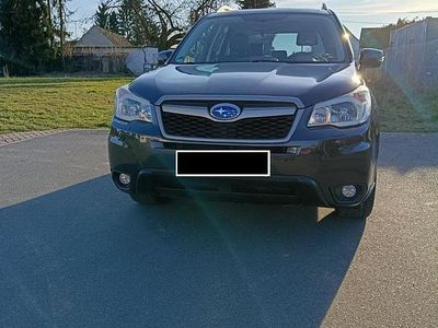 Begagnad Subaru Forester Premium 147 HK (108 kW) 2015 Grå SUV