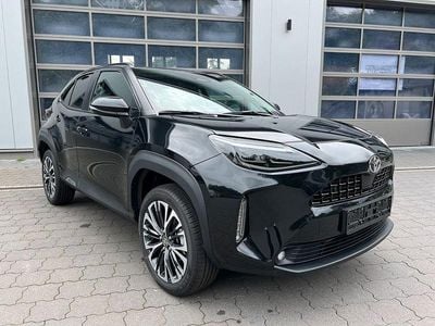 Neu Toyota Yaris Cross Elegant 131 PS (96 kW) 2026 Schwarz SUV