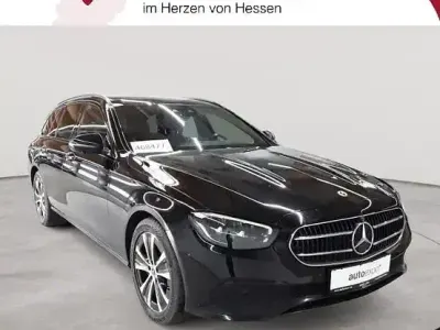 Używany Mercedes E300 211 KM (155 kW) 2021 Czarny Sedan/Limuzyna