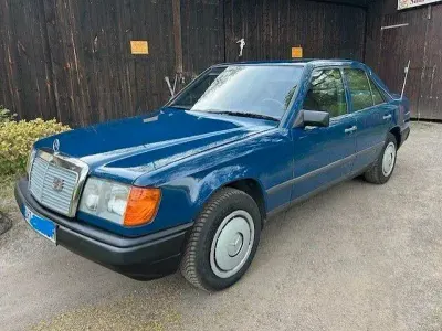 Gebraucht Mercedes 200 72 PS (52 kW) 1988 Blau Limousine