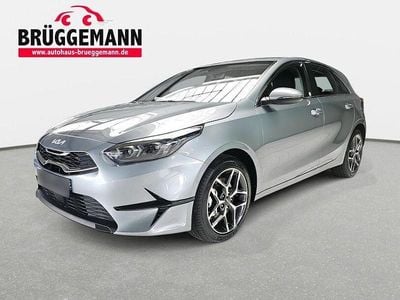 Gebraucht Kia Ceed Spirit 140 PS (102 kW) 2024 Silber Kleinwagen