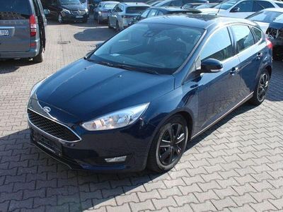 Usata Ford Focus Business Edition 120 CV (88 kW) 2015 Blu Berlina