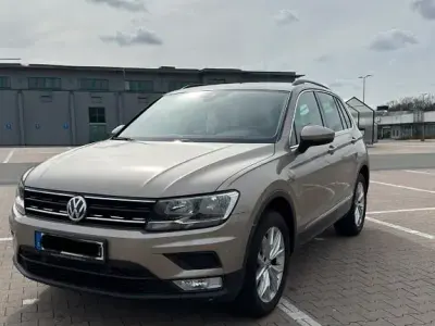 Gebraucht VW Tiguan Comfortline 179 PS (131 kW) 2016 Gold SUV