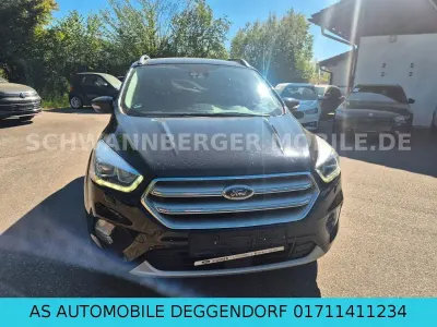 Gebraucht Ford Kuga Trend 150 PS (110 kW) 2019 Schwarz SUV
