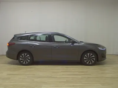 Gebraucht Ford Focus Titanium 125 PS (91 kW) 2023 Grau Kombi