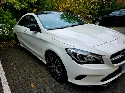 Gebraucht Mercedes CLA180 Urban 116 PS (85 kW) 2017 Weiß Coupé