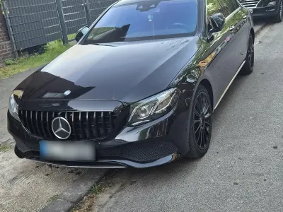 Usata Mercedes E350 258 CV (189 kW) 2016 Nero Berlina