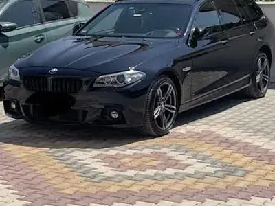 Gebraucht BMW 530 M Sport 258 PS (189 kW) 2015 Schwarz Kombi