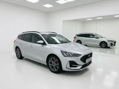 Neu Ford Focus ST-Line X 155 PS (114 kW) 2026 Silber Limousine