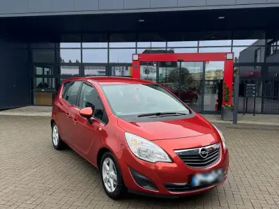 Gebraucht Opel Meriva Edition 120 PS (88 kW) 2011 Rot Van / Kleinbus