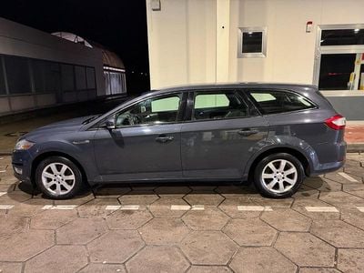 Gebraucht Ford Mondeo 140 PS (102 kW) 2011 Grau Kombi