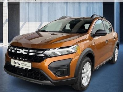 Gebraucht Dacia Sandero Essentiel 101 PS (74 kW) 2024 Orange Limousine