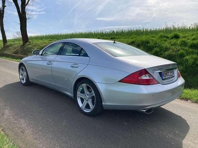 Usata Mercedes CLS500 306 CV (225 kW) 2004 Argento Coupé
