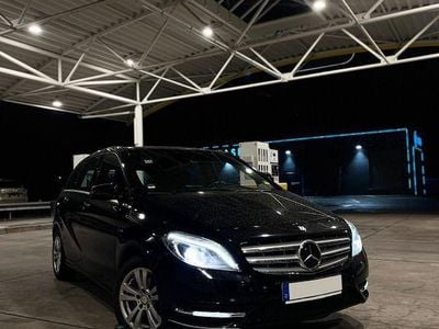 Gebraucht Mercedes B180 Edition 1 109 PS (80 kW) 2012 Schwarz Van / Kleinbus