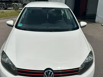 Gebraucht VW Golf VI 80 PS (58 kW) 2009 Weiß Kleinwagen