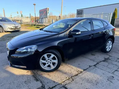 Gebraucht Volvo V40 Kinetic 120 PS (88 kW) 2017 Schwarz Limousine