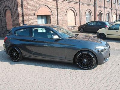 Gebraucht BMW 114 102 PS (75 kW) 2014 Grau Kleinwagen