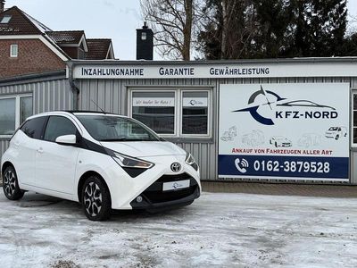Weiß Gebraucht 2021 Toyota Aygo X-play Kleinwagen | 11.990 € (Fairer Preis)