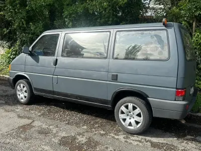 Gebraucht VW T4 78 PS (57 kW) 1990 Grau Van