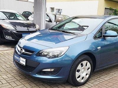 Usata Opel Astra Active 101 CV (74 kW) 2013 Blu Berlina