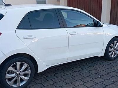 Gebraucht Kia Rio Vision 101 PS (74 kW) 2022 Weiß Limousine