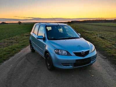 Usado Mazda 2 80 HP (58 kW) 2005 Prateado Carrinha