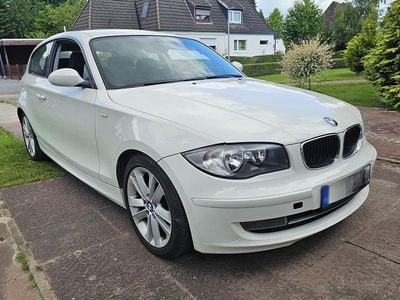 Gebraucht BMW 116 122 PS (89 kW) 2009 Weiß Kleinwagen