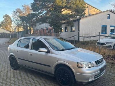 Gebraucht Opel Astra 101 PS (74 kW) 2001 Silber Limousine