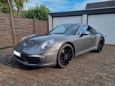Porsche 911 Carrera