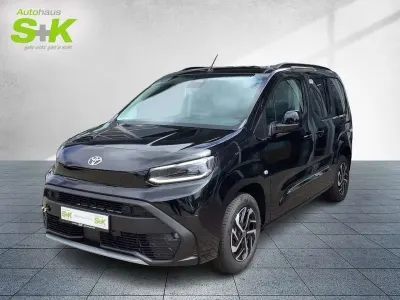 Neu Toyota Proace Verso City 110 PS (80 kW) 2026 Graphitschwarz Kombi