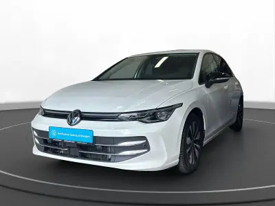 Second-hand VW Golf VIII Goal 150 CP (110 kW) 2025 Alb Berlinǎ