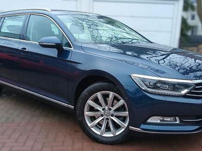 Gebraucht VW Passat Highline 179 PS (131 kW) 2016 Blau Kombi