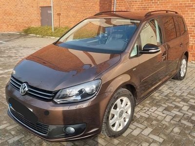 Braun Gebraucht 2012 VW Touran Match Van / Kleinbus | 9.900 € (Fairer Preis)