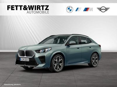 Neu BMW iX2 M Sport 230 kW (313 PS) 2025 Cape york grün metallic SUV