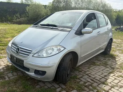 Używany Mercedes A180 109 KM (80 kW) 2007 Srebrny Hatchback