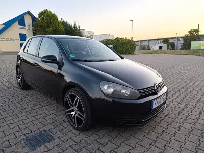 Gebraucht VW Golf VI Comfortline 122 PS (89 kW) 2011 Schwarz Kleinwagen
