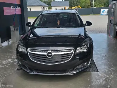 Gebraucht Opel Insignia Edition 195 PS (143 kW) 2015 Schwarz Kombi